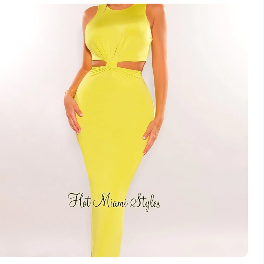 Neon Lime Sleeveless Knotted Cut Out Maxi Dress

Good condition- stretchy